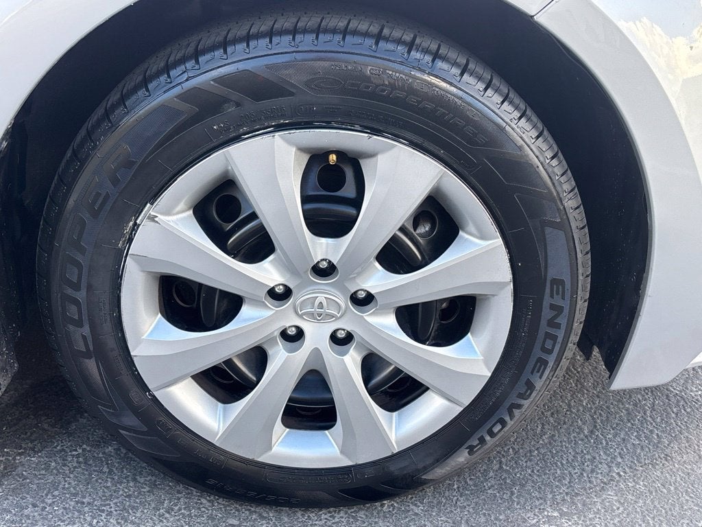 2024 Toyota Corolla LE - Photo 11