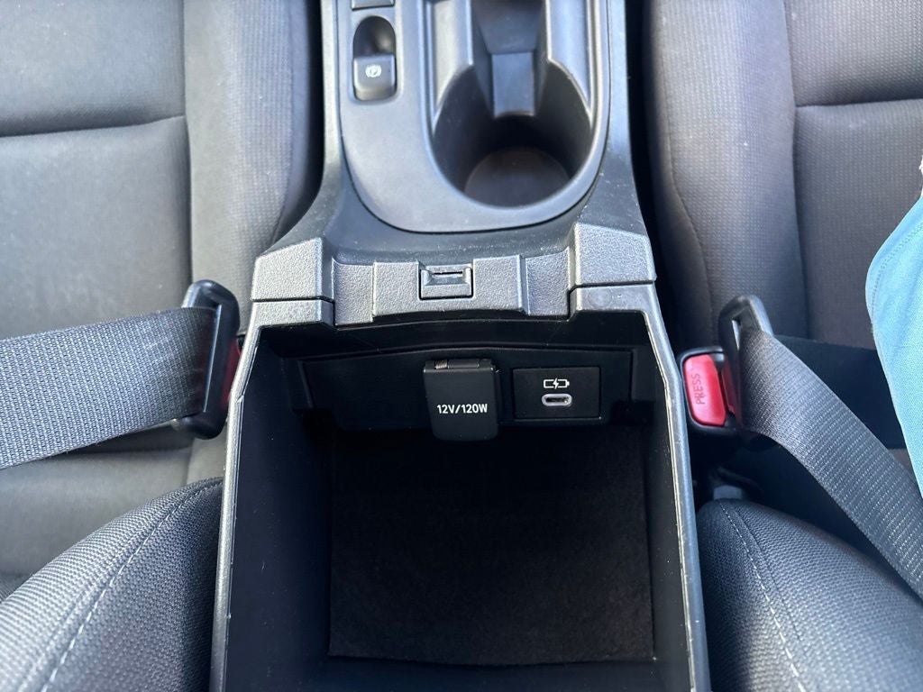 2024 Toyota Corolla LE - Photo 31