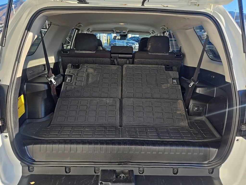 2022 Toyota 4Runner SR5 w/ Third Row Seat