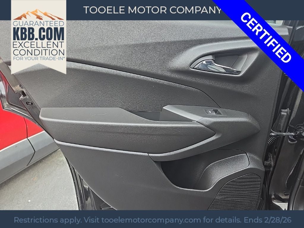 2025 Chevrolet Trax LS + Lane Keep Assist w\ Lane Departure Warning