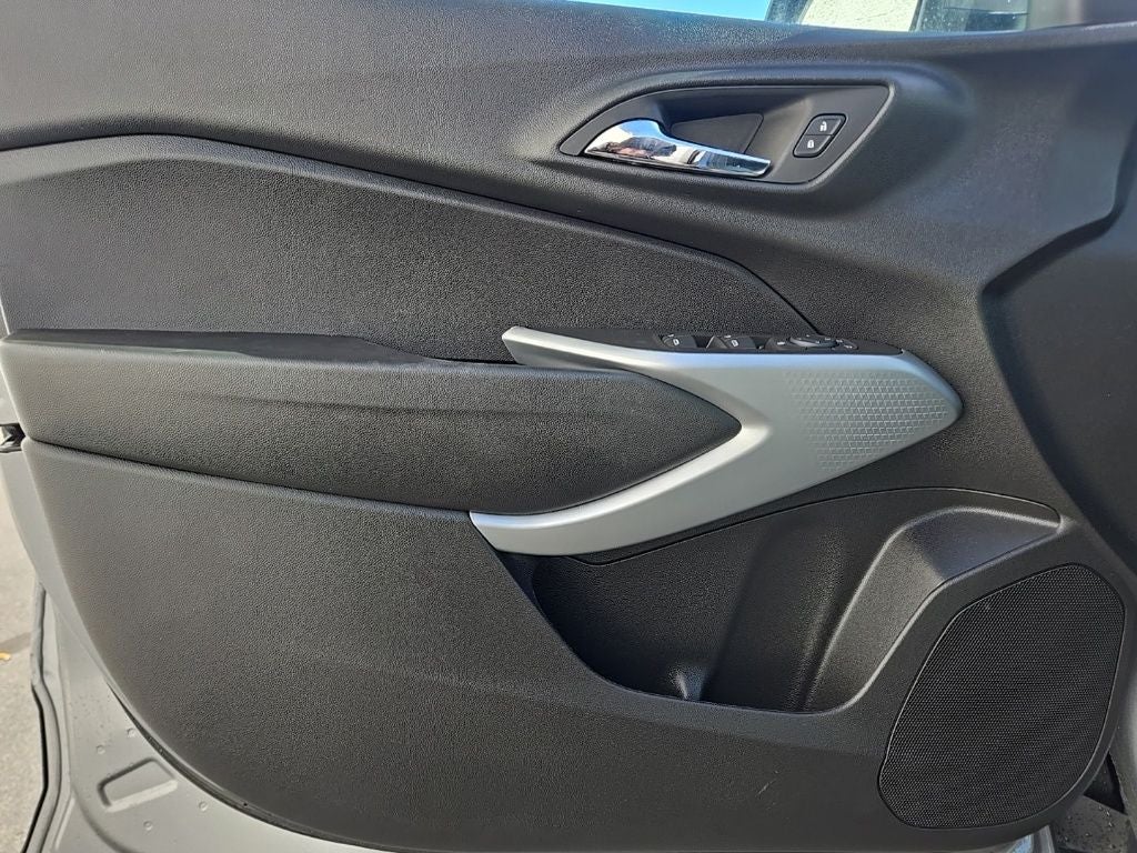 2025 Chevrolet Trax LS + Lane Keep Assist