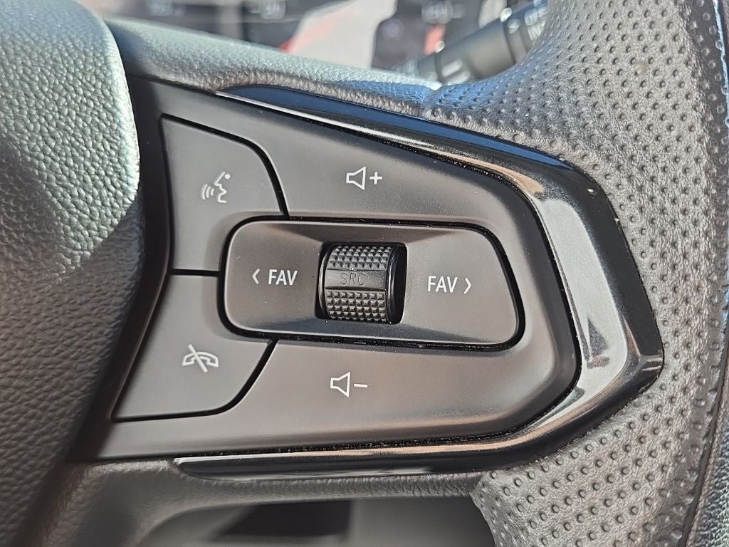 2025 Chevrolet Trax LS + Lane Keep Assist