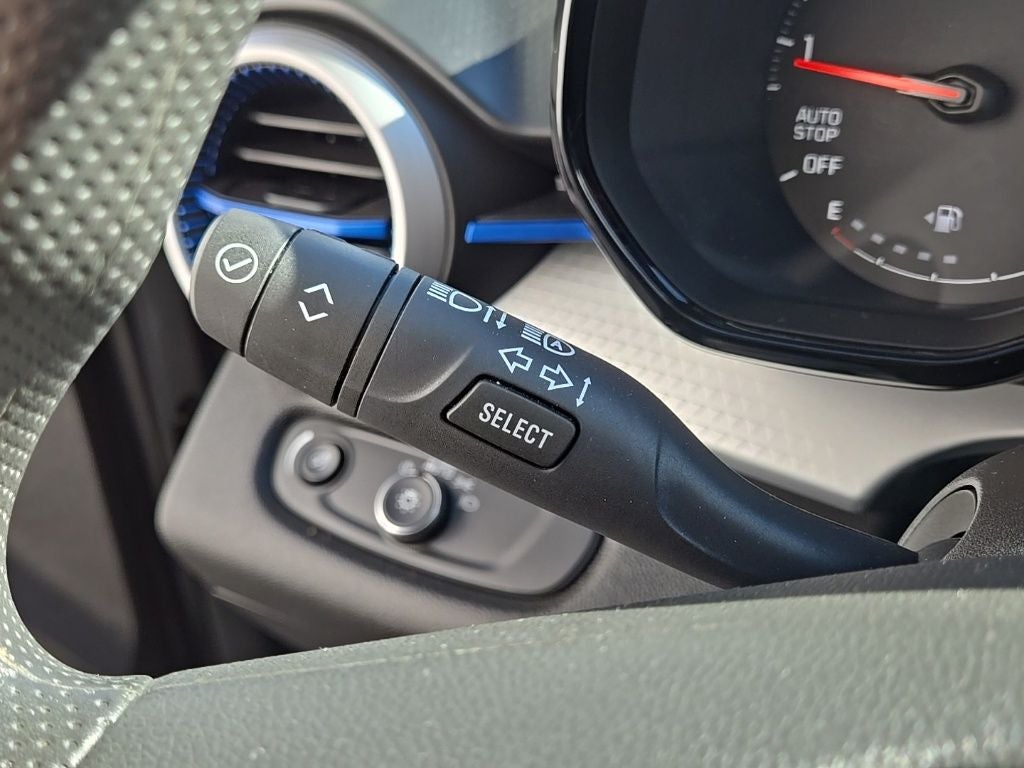 2025 Chevrolet Trax LS + Lane Keep Assist