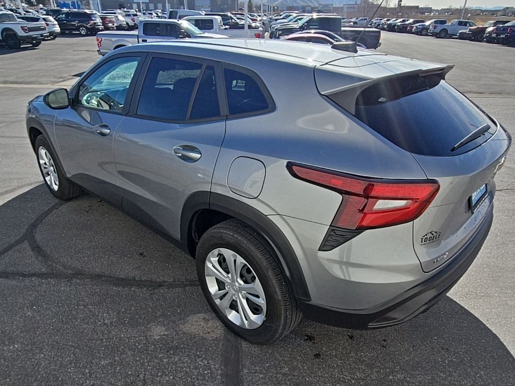 2025 Chevrolet Trax LS + Lane Keep Assist