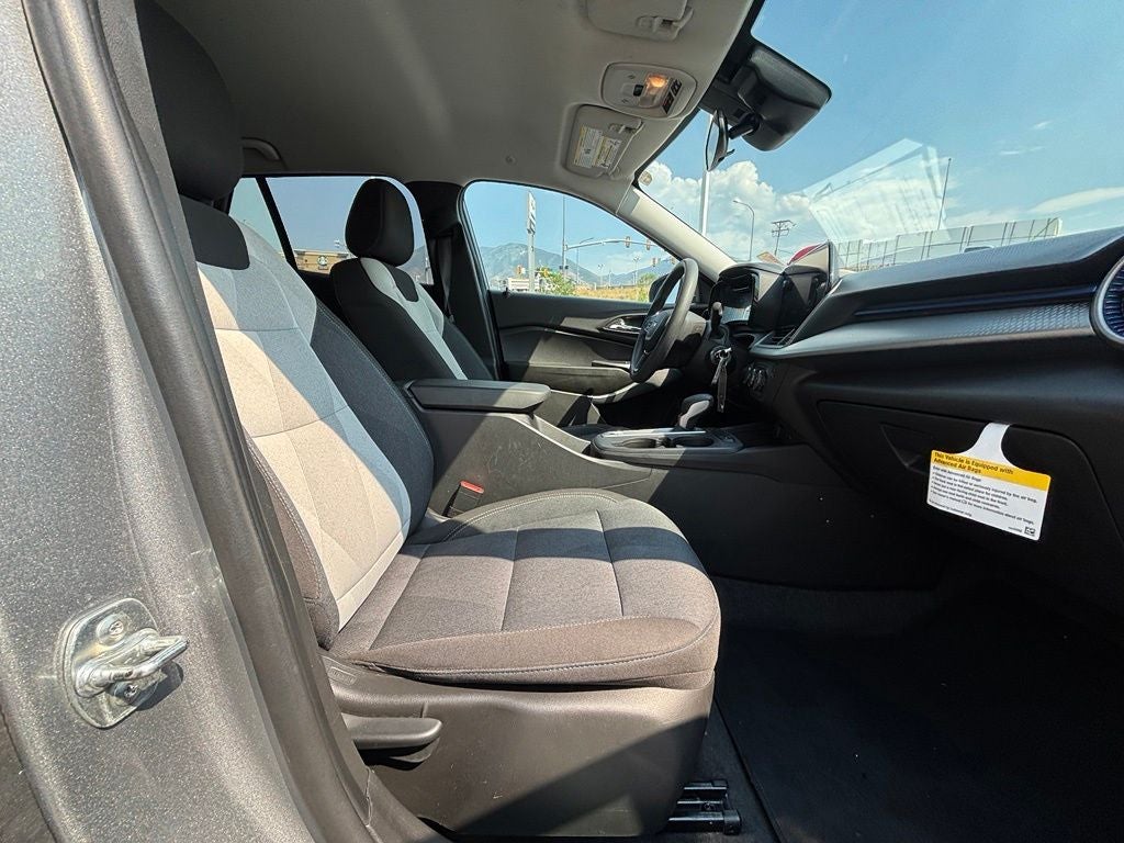 2025 Chevrolet Trax LS