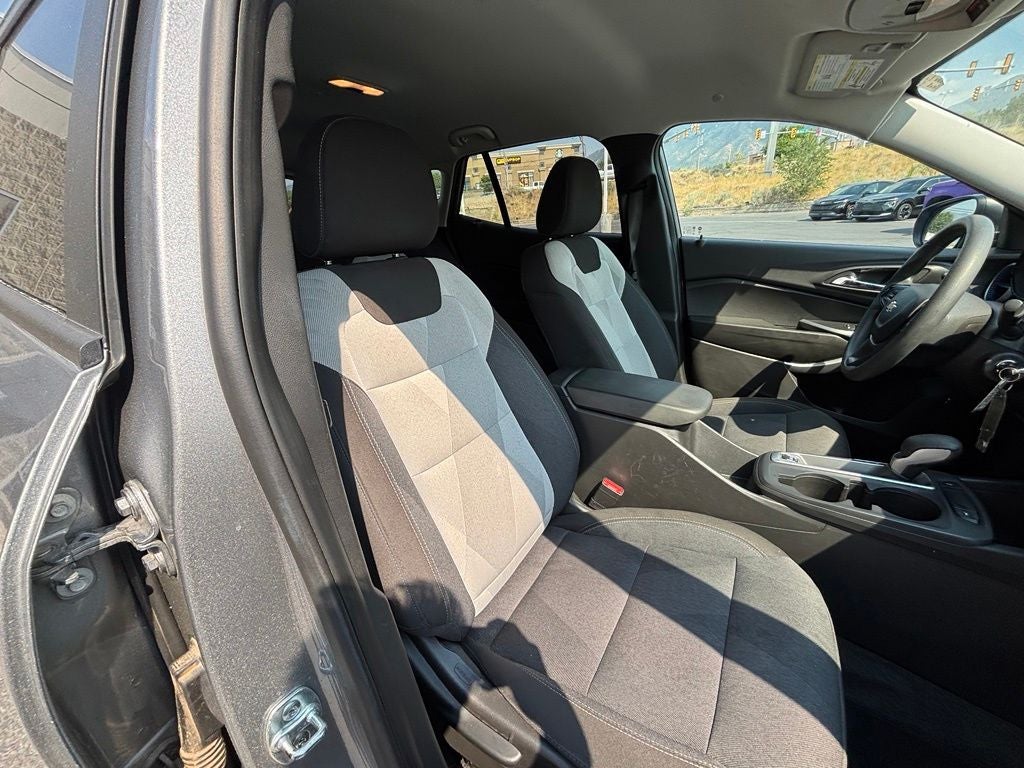 2025 Chevrolet Trax LS