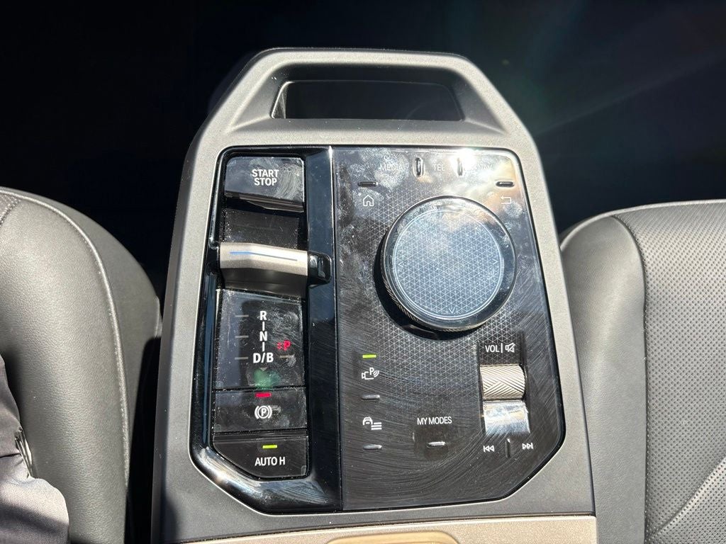 2025 BMW iX xDrive50