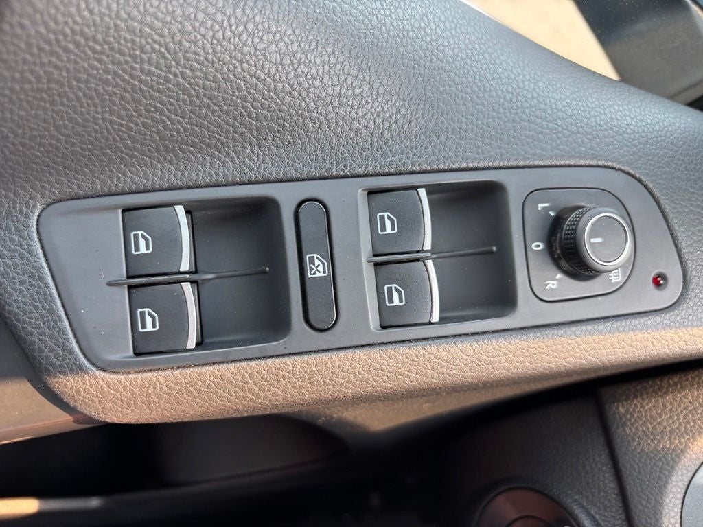 2017 Volkswagen Tiguan 2.0T Wolfsburg Edition 4Motion